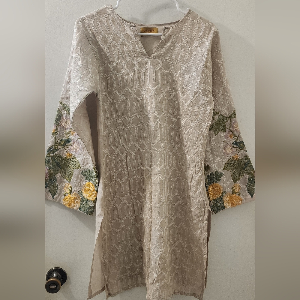 Sana Sanfinaz Floral Embroidered Tunic, Size Medium, Cotton.